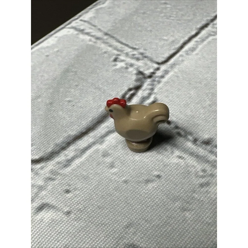 LEGO® Part 95342pb01 - Chicken, Narrow Base with Black Eyes and Red Comb Wattle